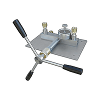Sika P700.G2 Hydraulic table-top test pump (0~700 bar; Spindle pump; Solid)