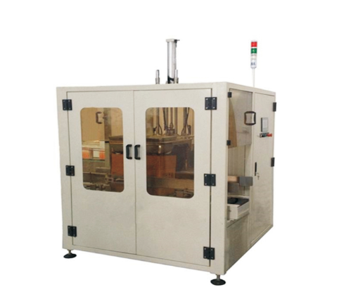 Industrial packaging equipment used for automated case packing in production lines